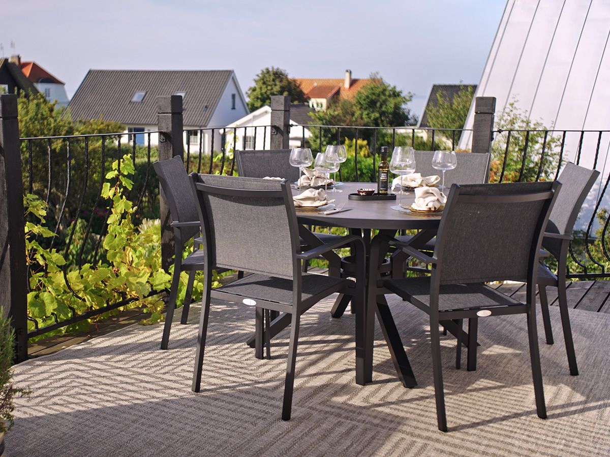 HÅNGER TABLE Ø140 CM