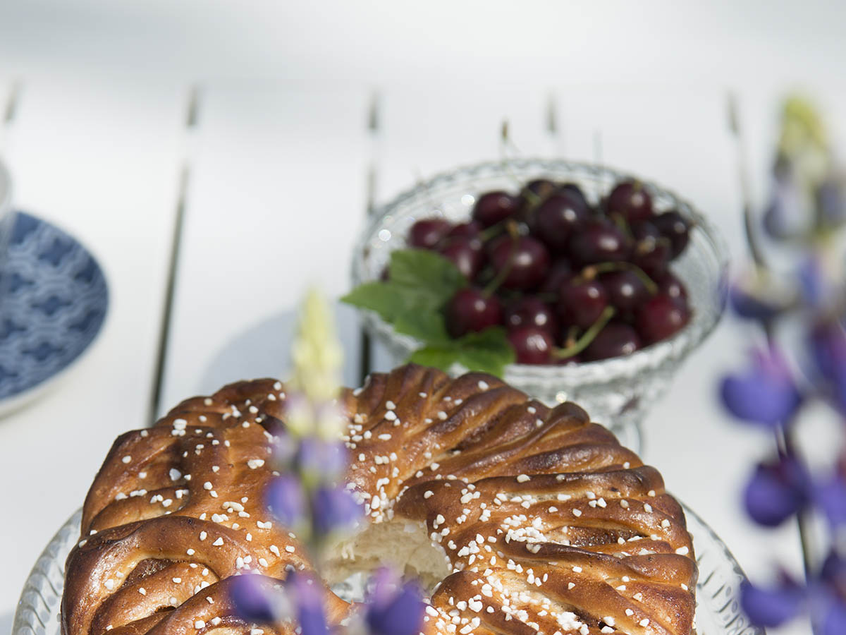 HERRGÅRD 90 X 165 CM WHITE TABLE