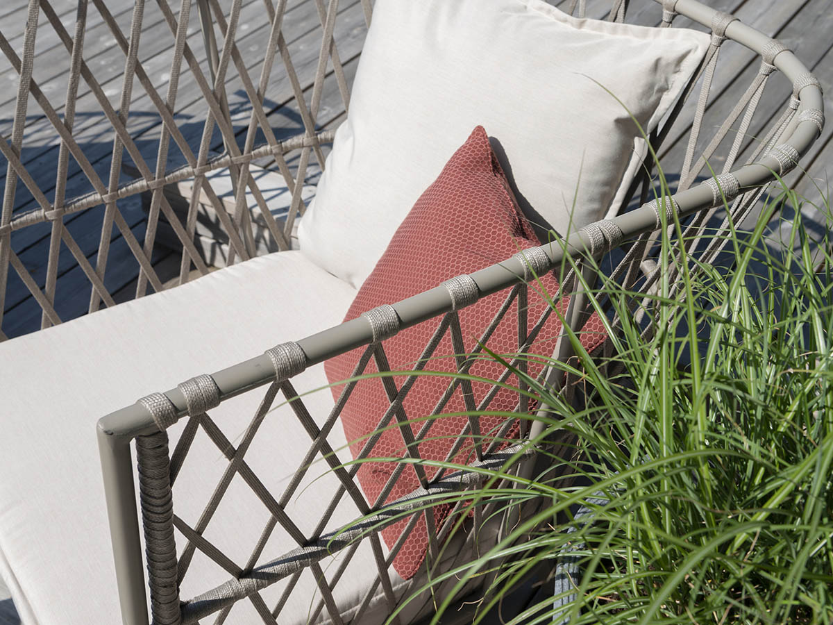 JET SET LOUNGE CHAIR