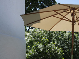 TRÄ 330 CM LYXPARASOLL